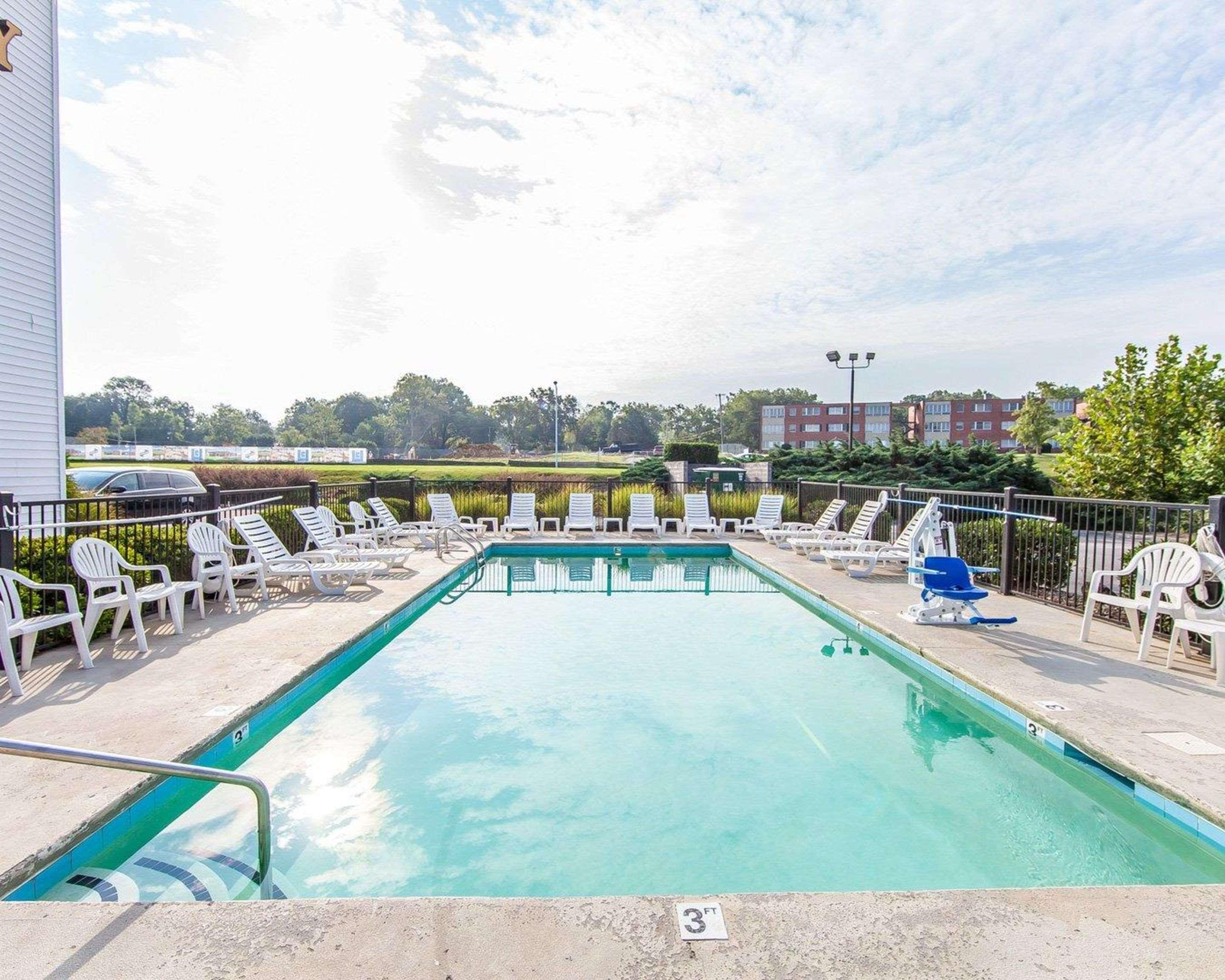 Quality Inn Oak Ridge Exterior photo