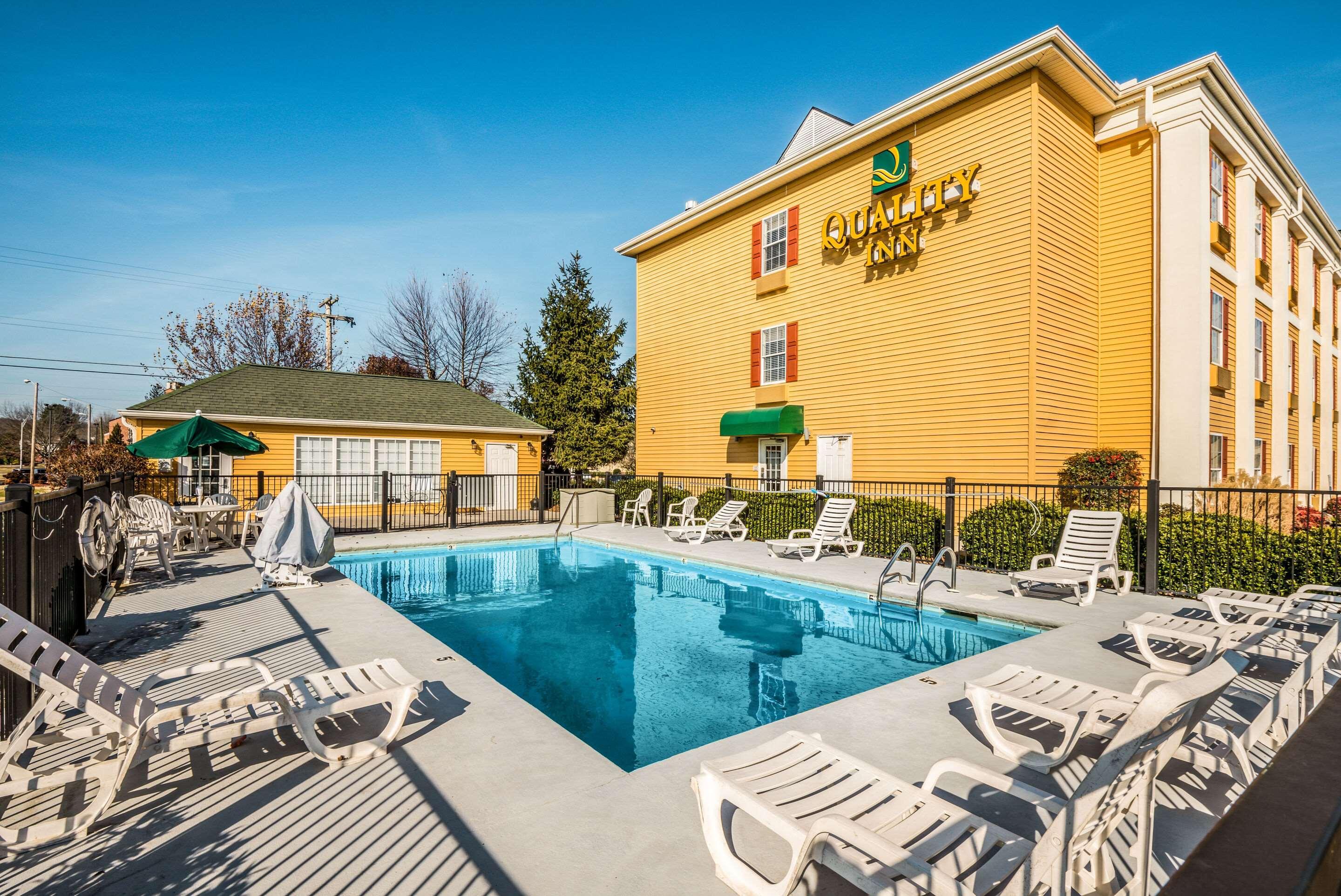 Quality Inn Oak Ridge Exterior photo