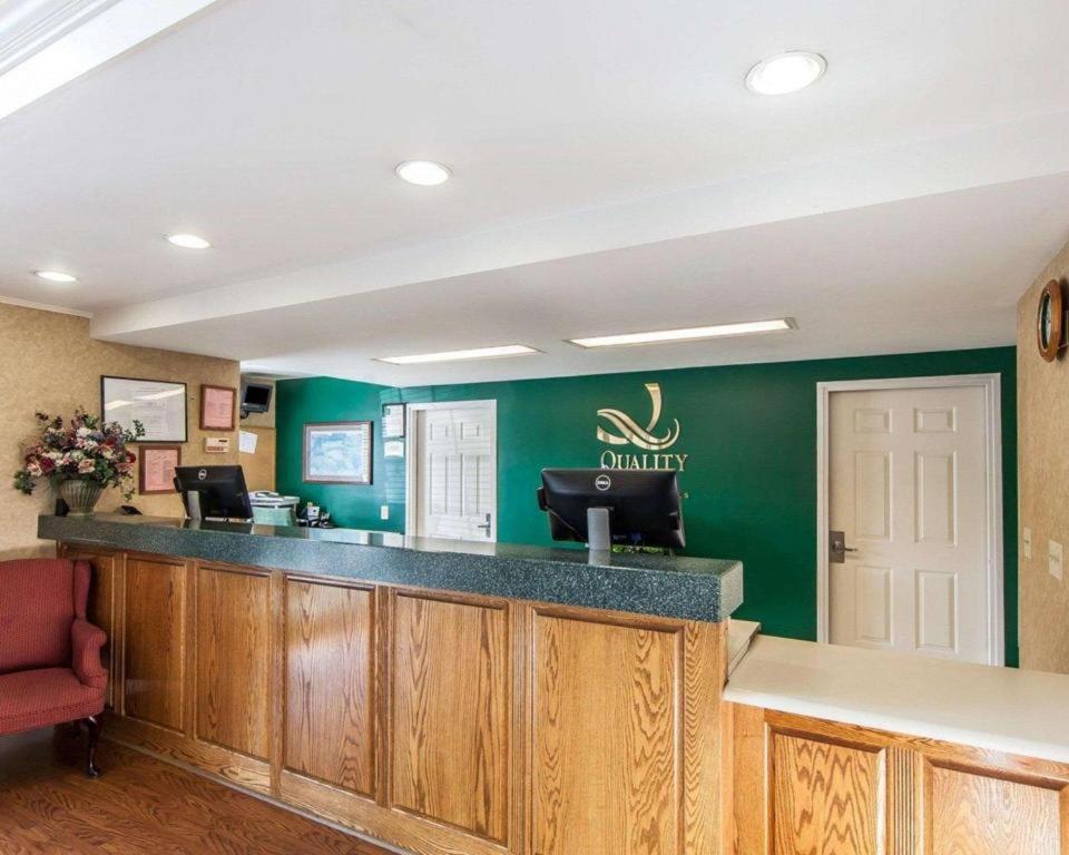 Quality Inn Oak Ridge Exterior photo